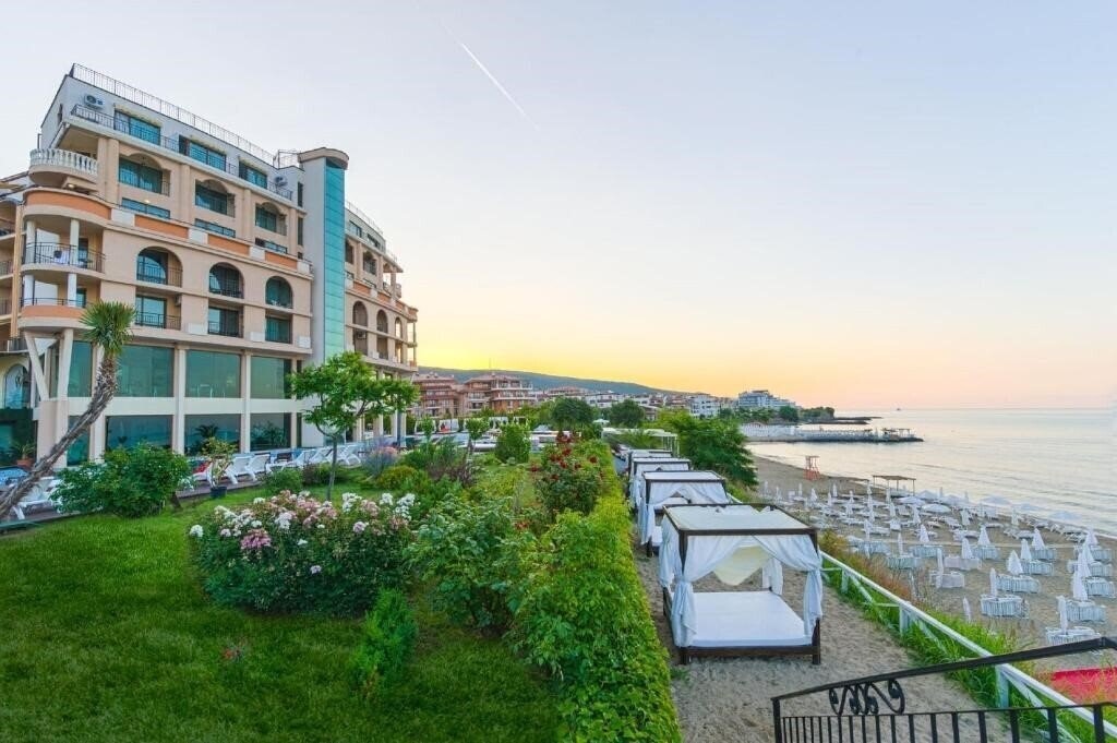 Отель Grand Hotel Sveti Vlas 4*