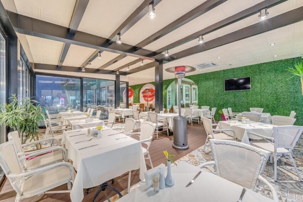 Картинка Grand Hotel Sveti Vlas 4*