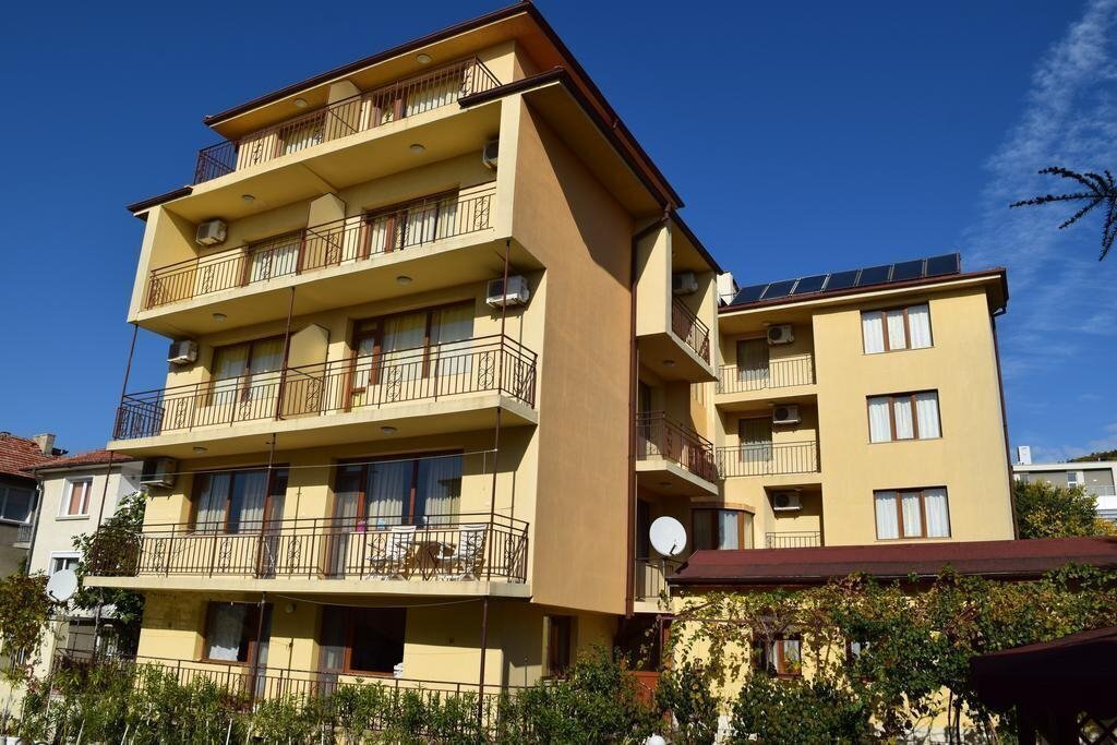 Фото Chris Hotel 3*