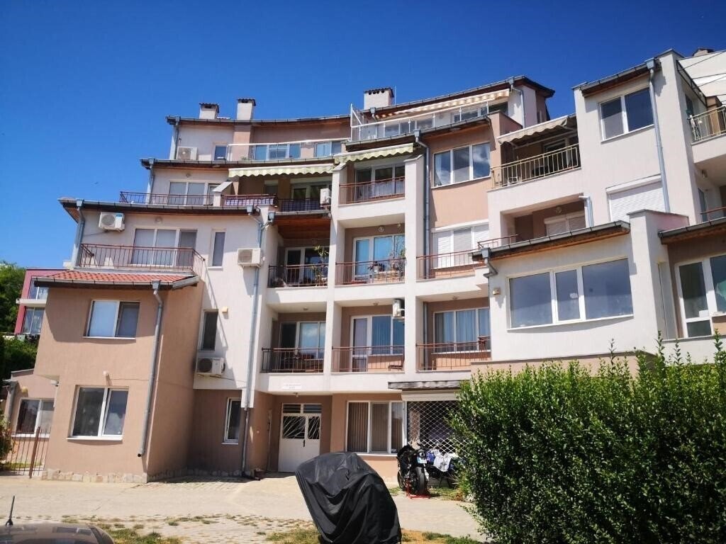 Отель Aparthotel Briz 4*