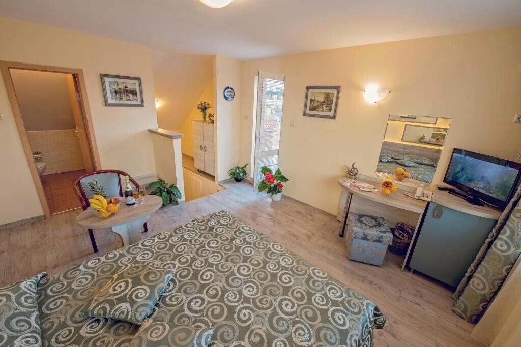 Картинка Victoria 3*