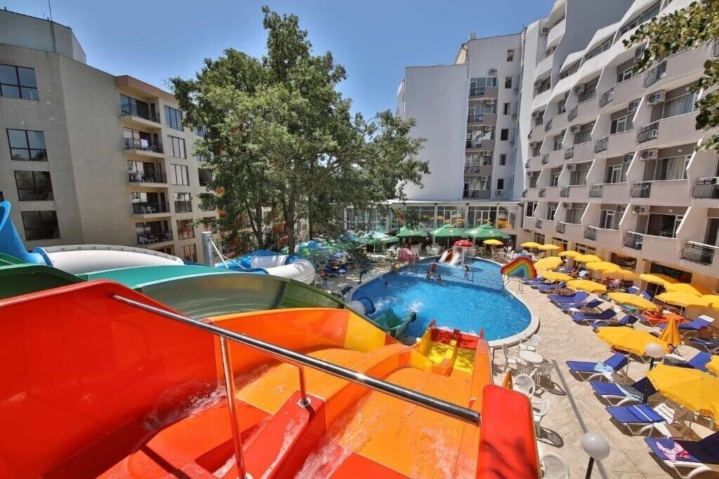 Отель Prestige Deluxe Aquapark Club 4*