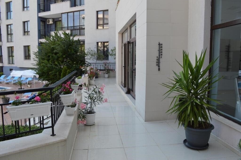 Фото Aparthotel Amfora Palace 3*