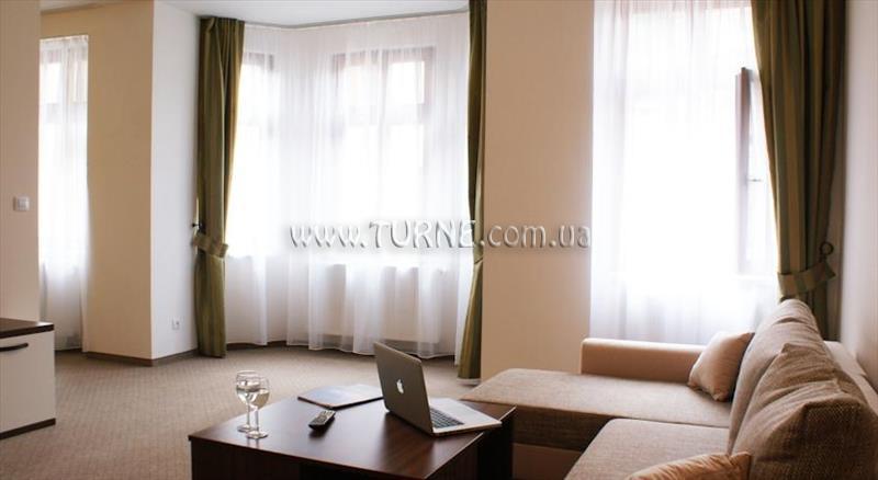 Отель Divadlo 4*