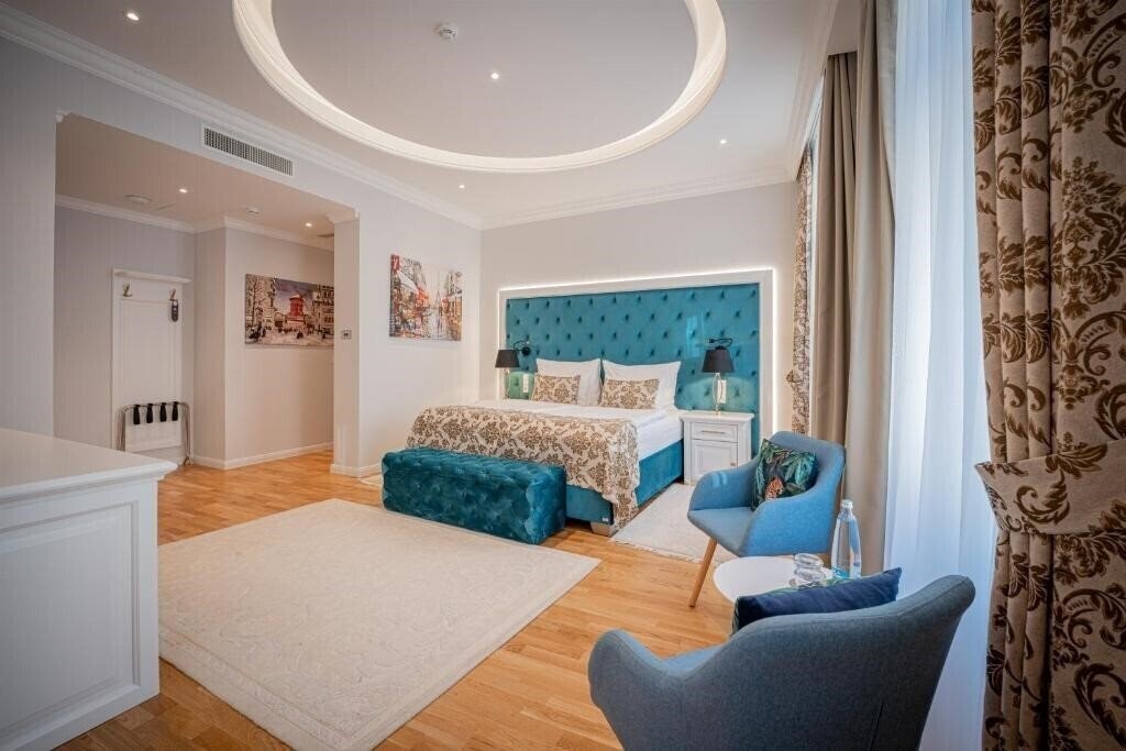 Отель Golden Key Boutique Hotel 4*