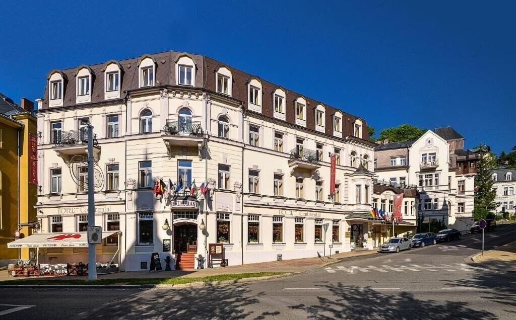 Отель Continental 4*