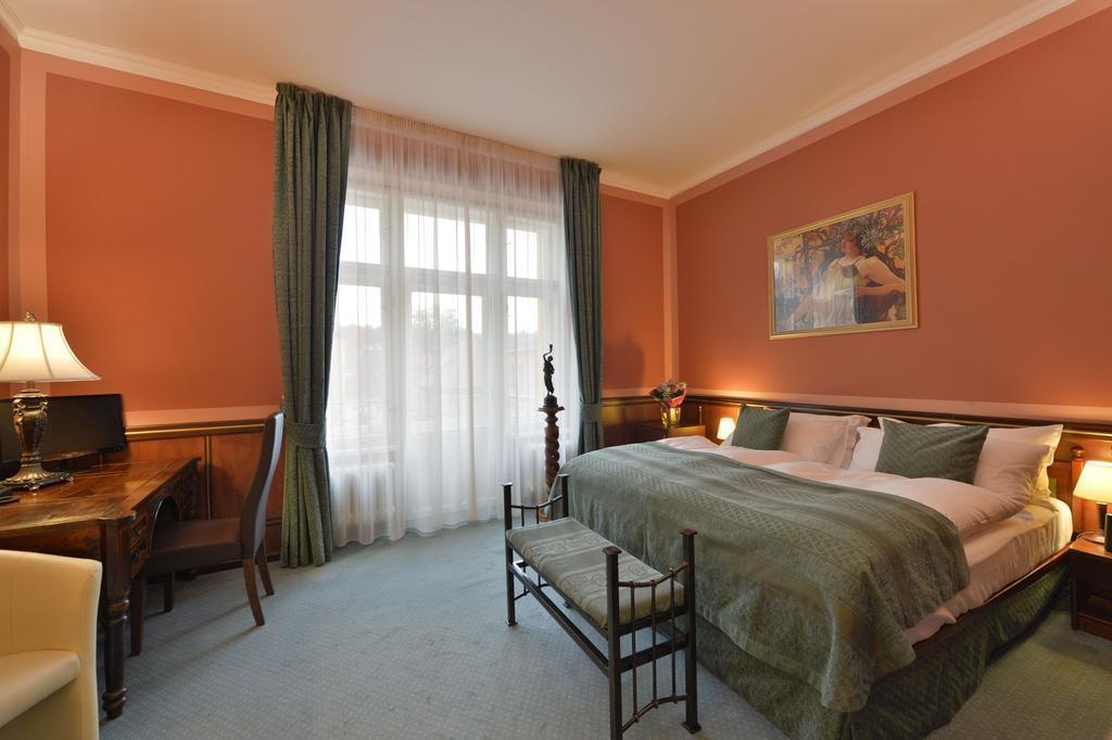 Отель Hastal Praha Old Town 4*
