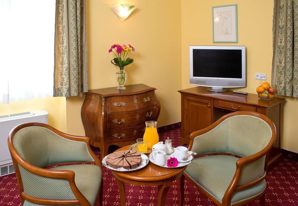 Отель Saint George Hotel 3*