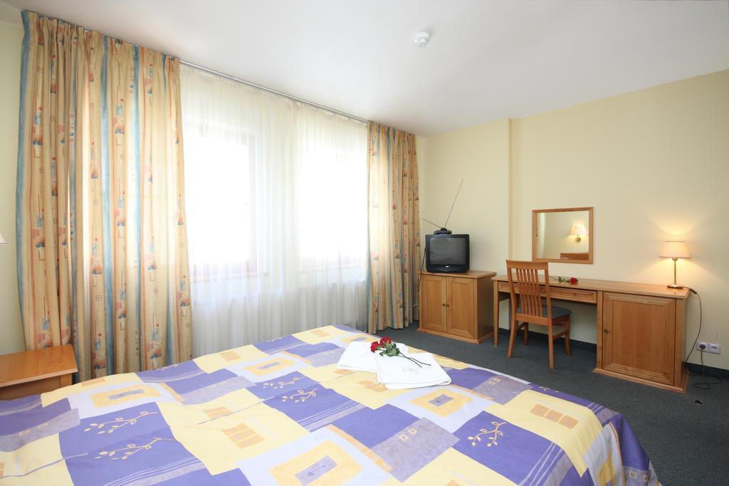 Изображение Claris 3*