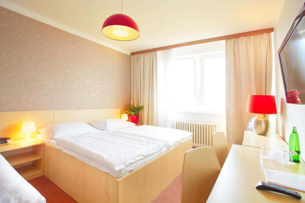 Фотография Charles 3*