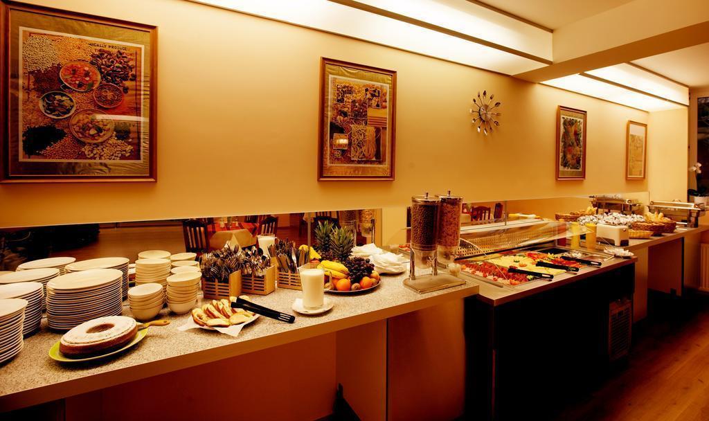 Фотография Otakar (ex. Merlin) 3*