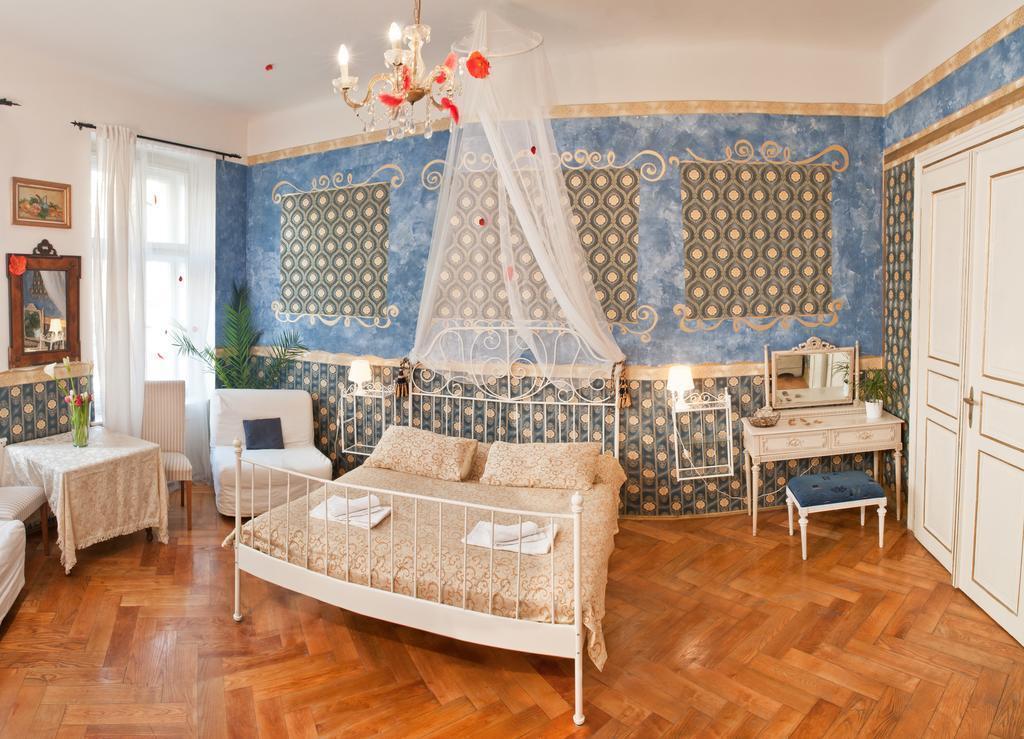 Отель Old Time Hotel 3*