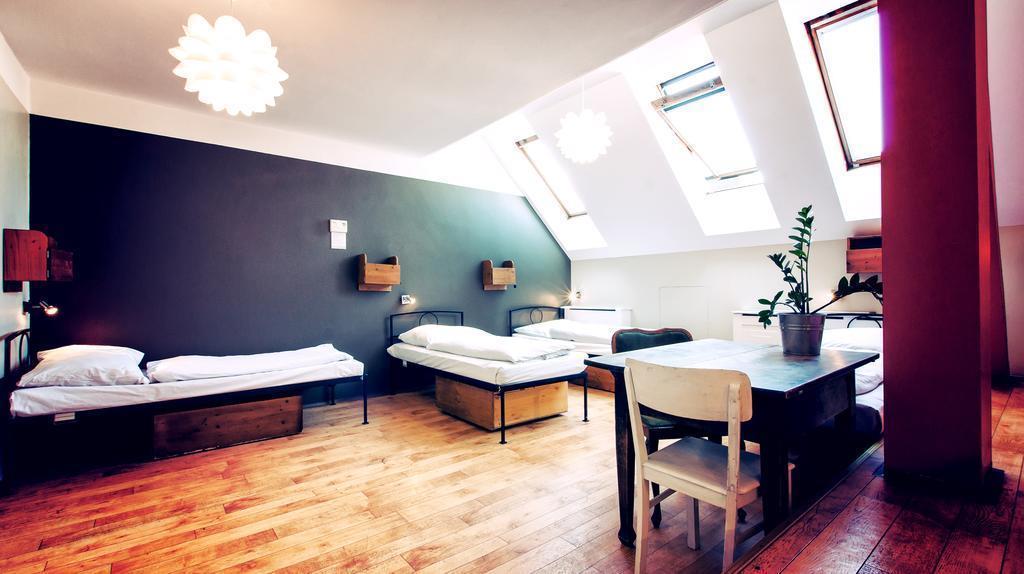 Отель Sir Toby's hostel 2*