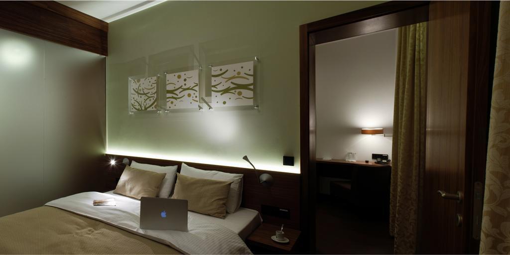 Фотография Hotel Carol 3*