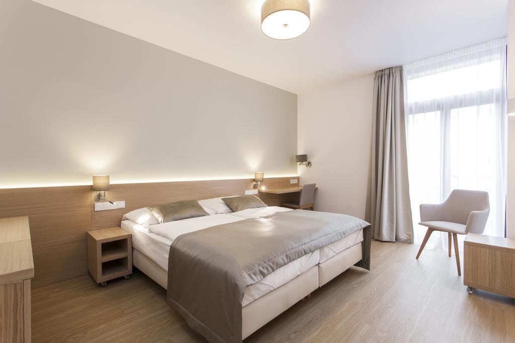 Отель Hotel Carol 3*