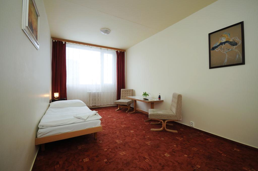 Фото Easy Star (ex. Top Hotel Garni) 2*