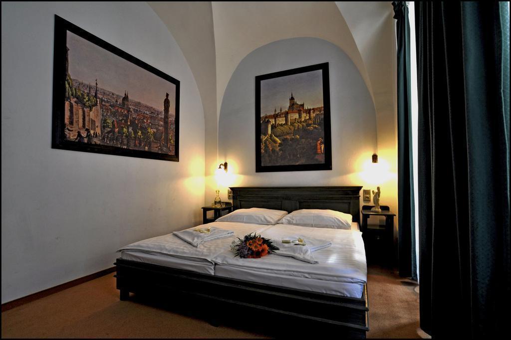 Отель Hotel U Cervene Zidle Red Chair 3*