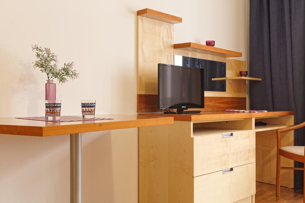 Фото Lavanda Hotel And Apartments 3*