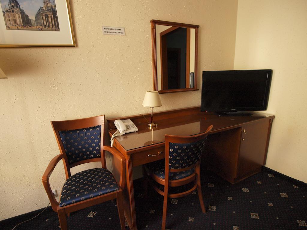 Отель Hotel Arbes 3*