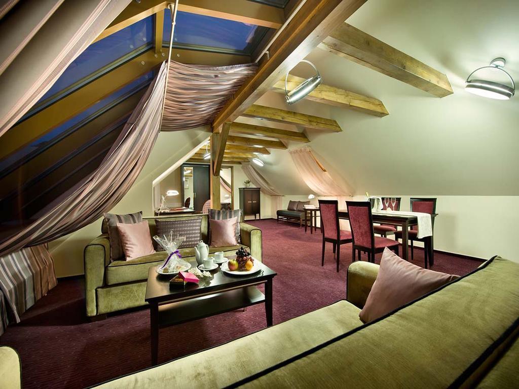 Отель Ea Hotel Embassy Prague 4*