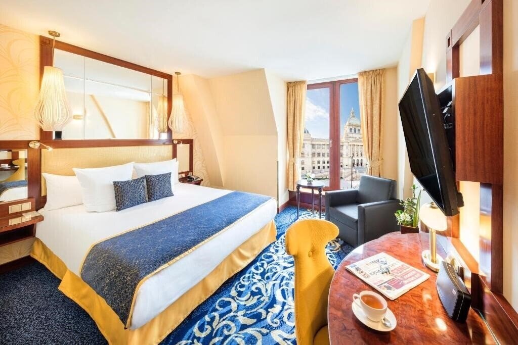 Отель Occidental Praha Wilson 5*