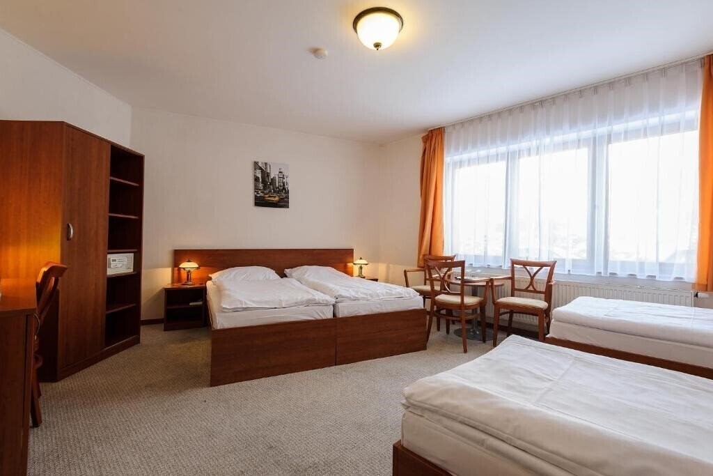 Отель Alexis 3*