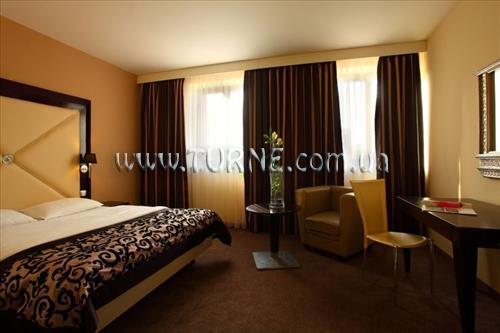 Отель Elephant Prague 4*