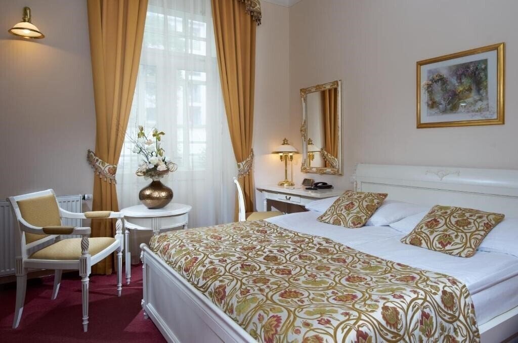 Отель Alqush Downtown 4*