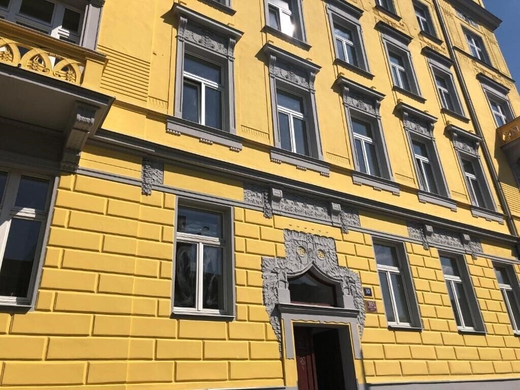 Отель Letna Garden Suites 4*