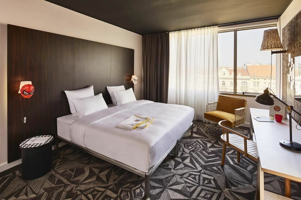 Отель Parkhotel Praha 4*