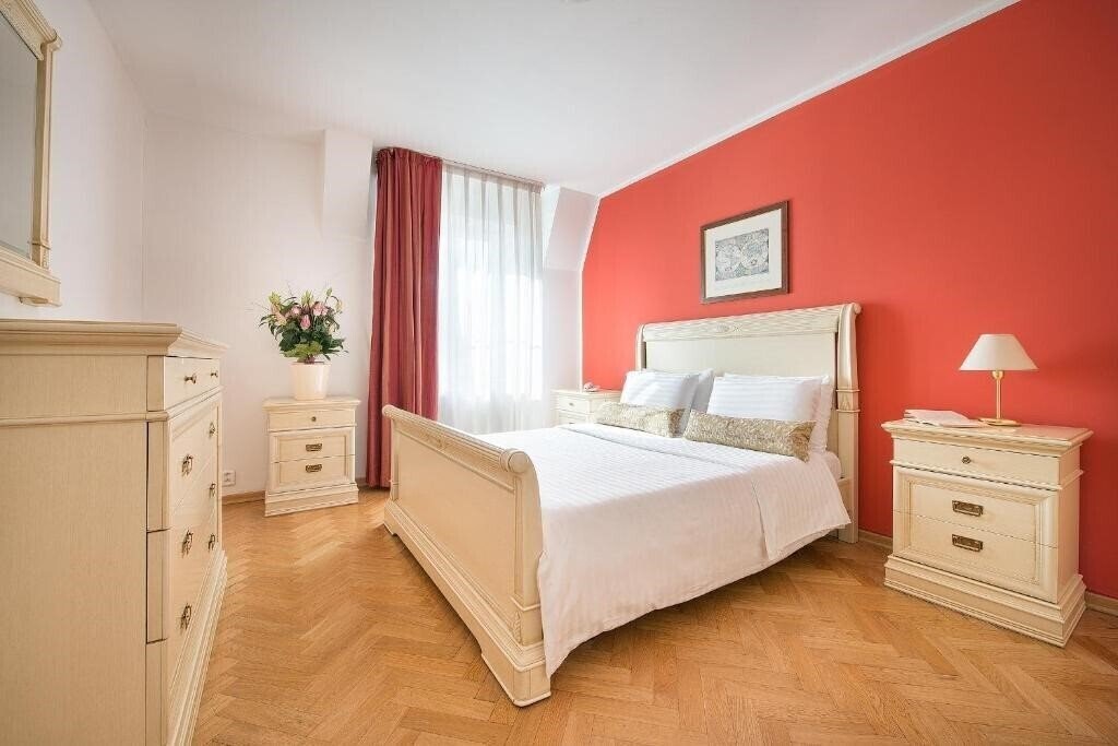 Отель Suite Home Prague 4*