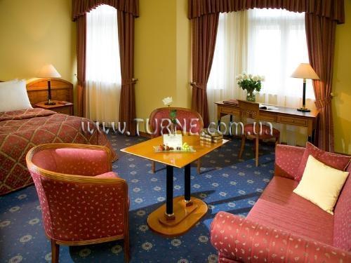 Фото Golden Tulip Savoy Prague 5*
