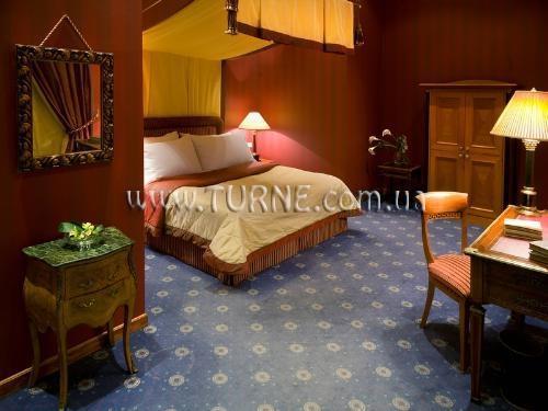 Отель Golden Tulip Savoy Prague 5*