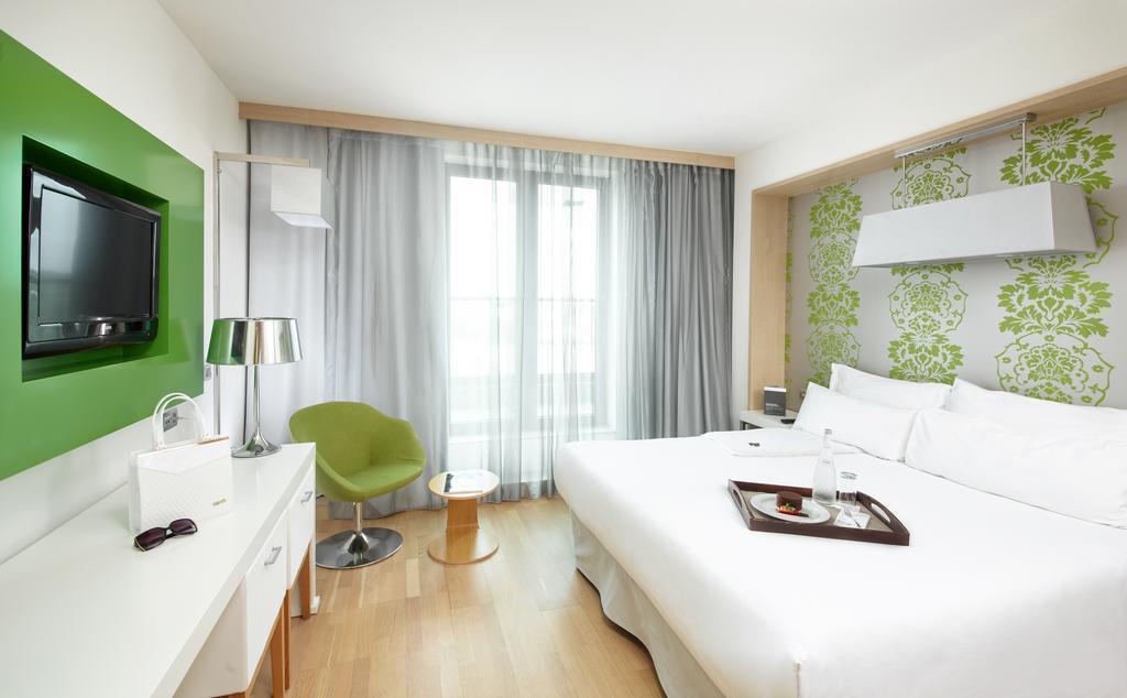 Отель Occidental Praha Five (ex. Barcelo Praha Five) 4*