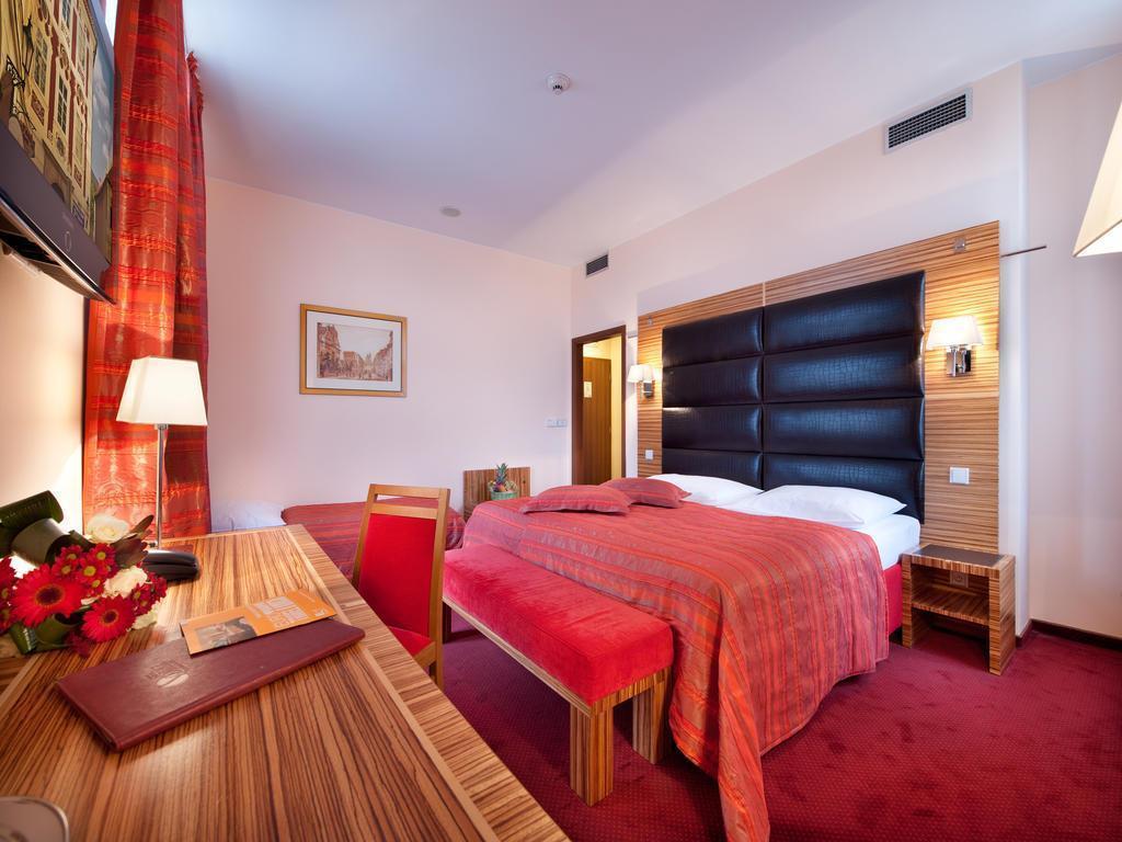 Отель Sonata 4*