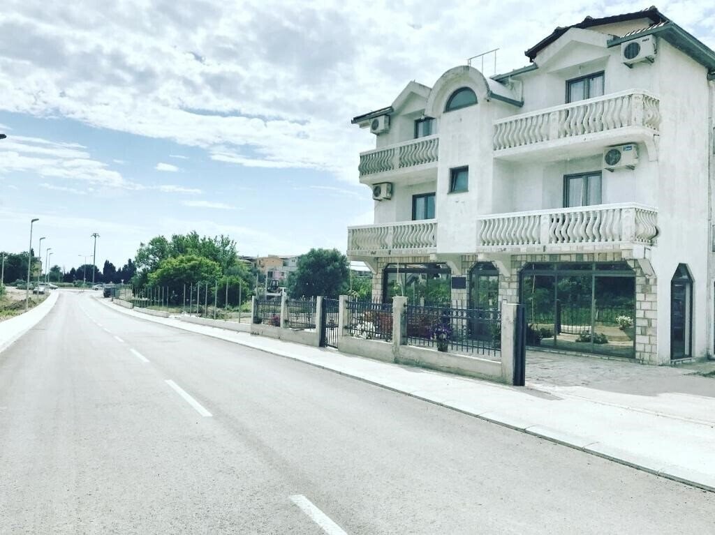 Отель Guest House Lukac 3*
