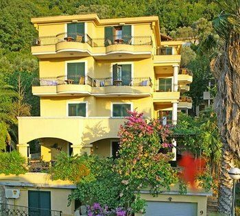 Отель Meduza Villa 3*