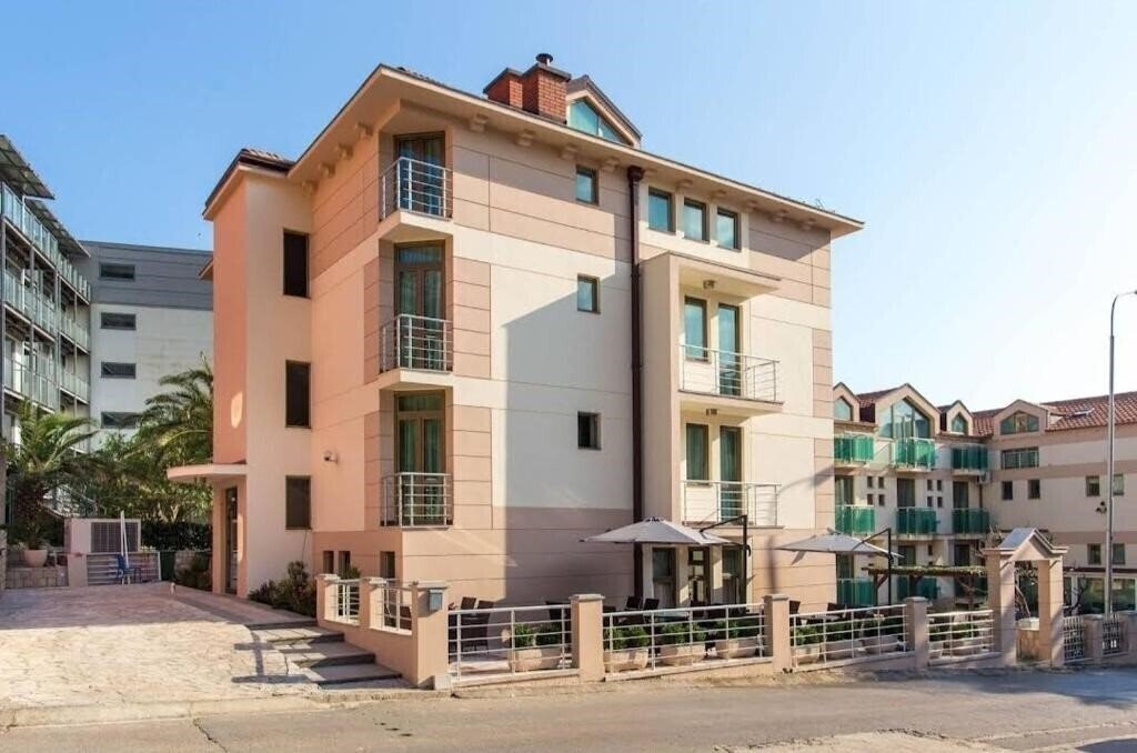 Отель Nion Hotel Becici 3*