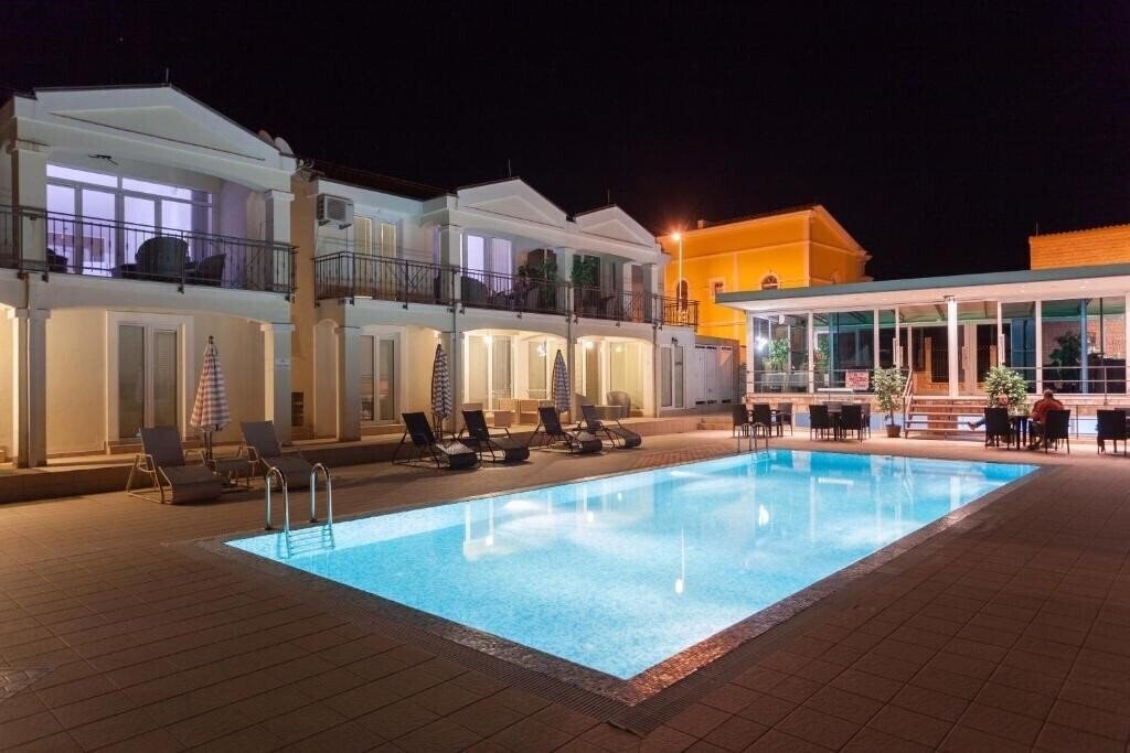 Изображение Spa Resort Becici 4*