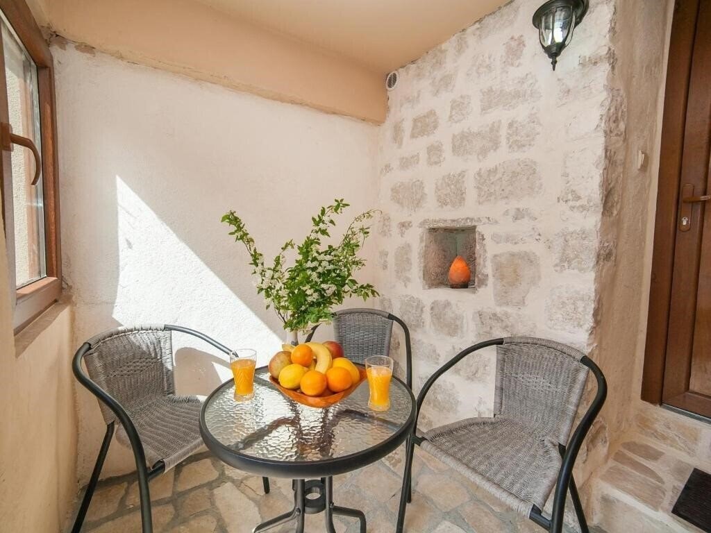 Отель Apartmani Ana 4*
