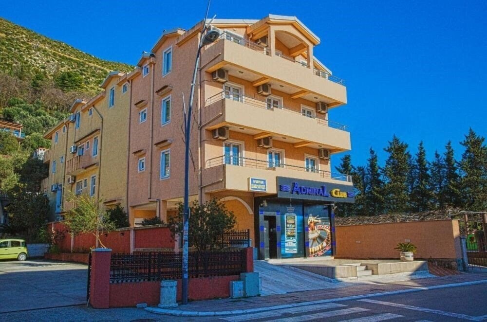 Отель Harmonia Apartments 4*