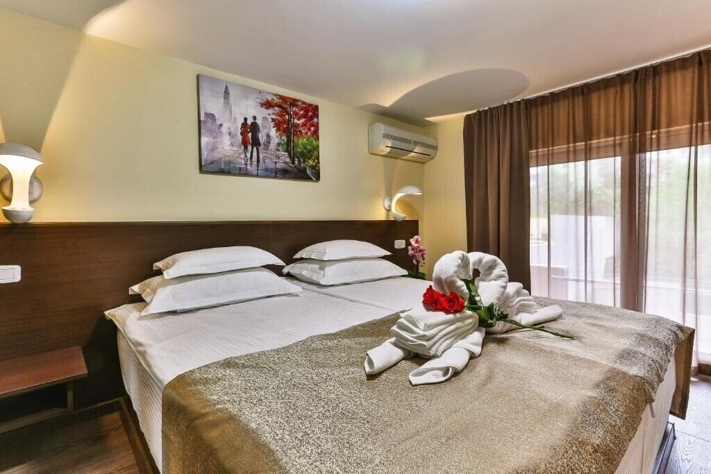 Фото Hotel Premier (ex. Nadezhda) 4*