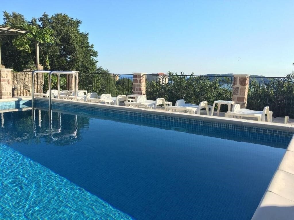 Фото Apartmani Luka Villa 3*