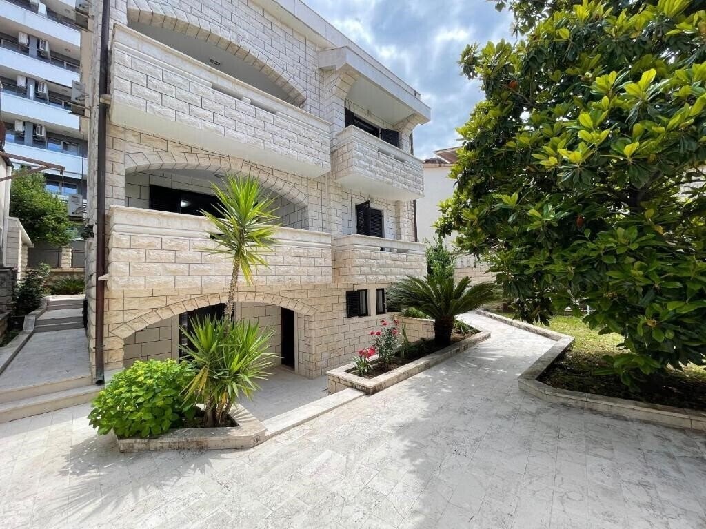 Изображение Apartments Villa Mirjana 3*