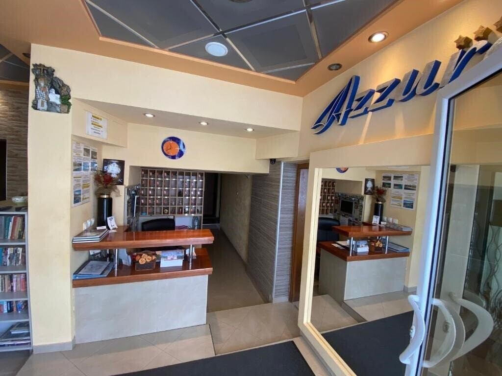 Отель Azzuro 4*