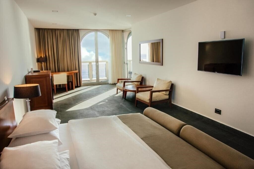 Изображение Grand Avala 4*