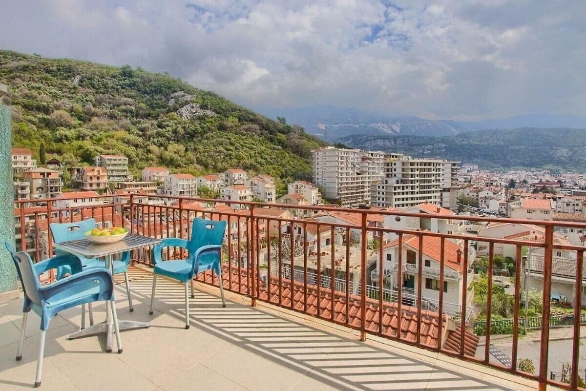 Отель Mazarak Apartments 3*