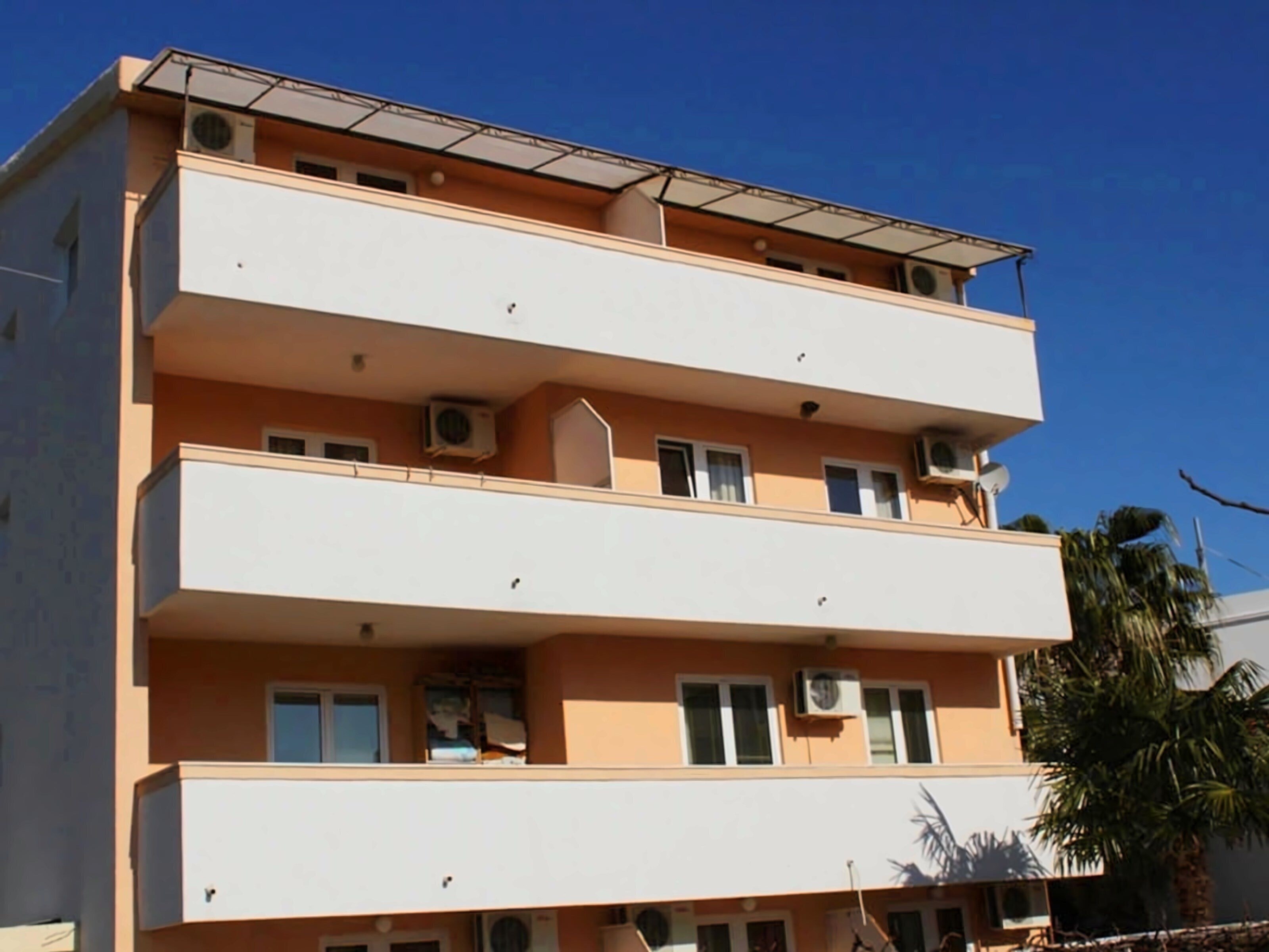 Отель Strugar Hotel 2*