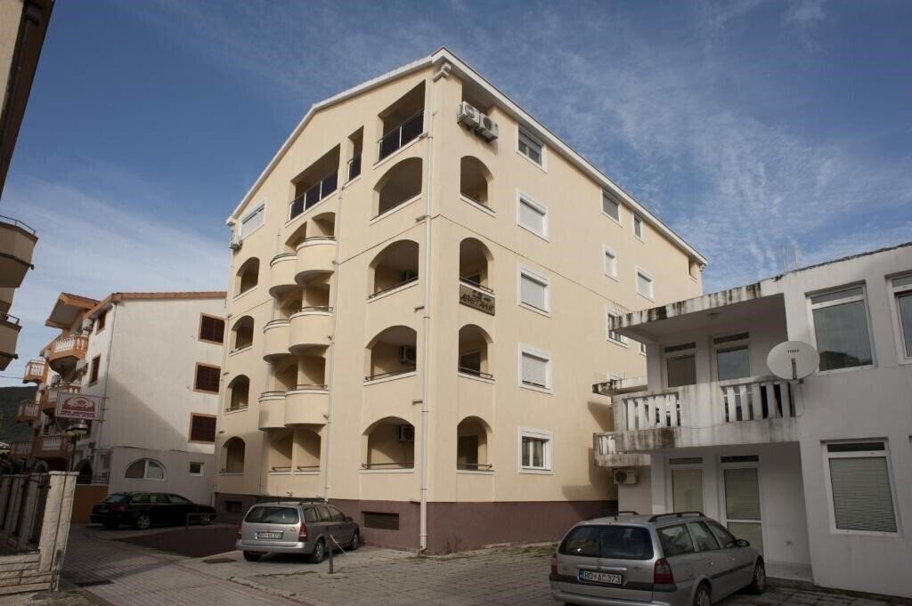 Отель Jovan Apartments (ex. Zb Ellite) 3*