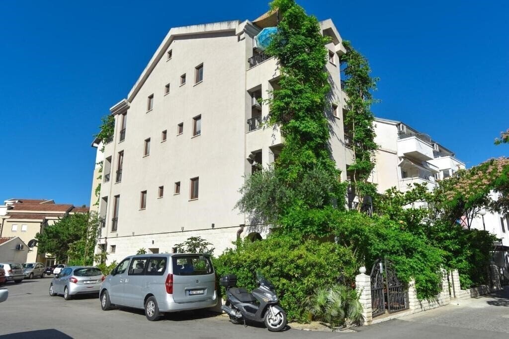 Отель Villa Bonita 4*